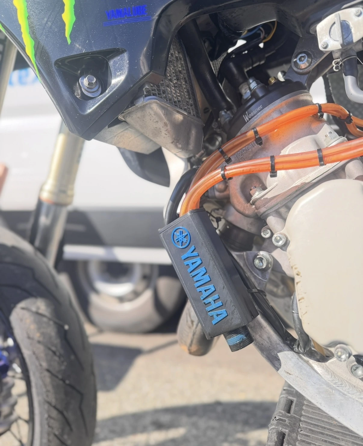Recupero fluidi — componente moto stampato in 3D zero.forge